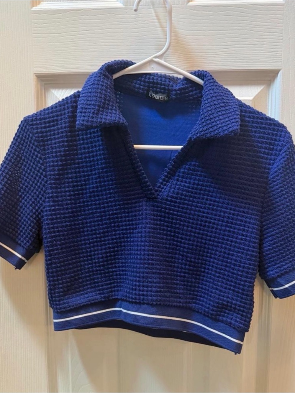 AO Sports collared crop top size M